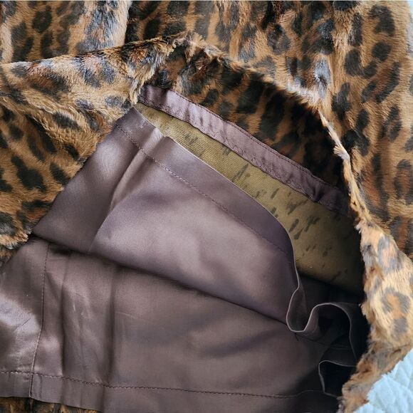 Dana B and Karen faux fur animal print  mini skirt - Picture 6 of 8